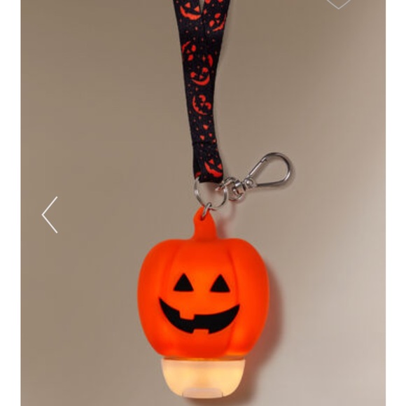 🔴RARE🔴 Wearable LightUp Jack O Lantern Pumpkin 🎃 On Necklace Sanitizer Holder - Picture 7 of 7